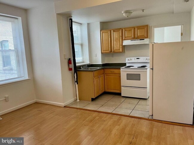 Building Photo - 307 Dolphin St Unit 1D