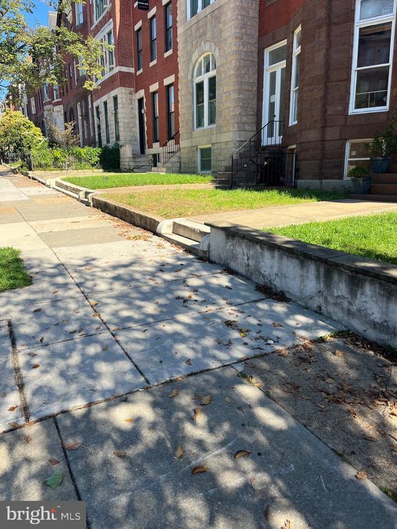 Photo - 2221 Eutaw Pl