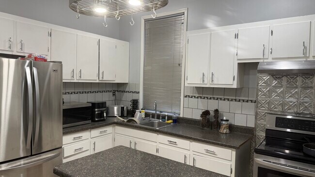 Photo - 11824 S Stewart Ave Unidad 1