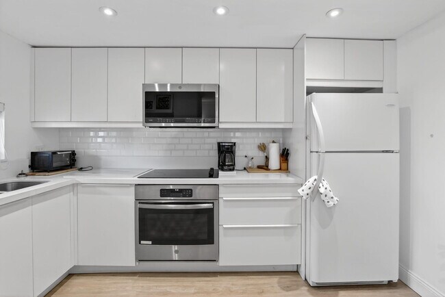 9820 S Hollybrook Lake Dr Unit 306