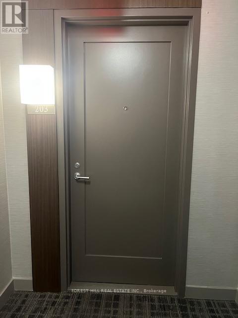 Photo - 310 Tweedsmuir Ave