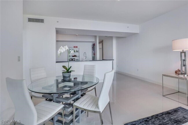 Photo - 3000 Oasis Grand Blvd Unit 3005