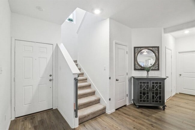 Photo - 142 Maravillas Bnd