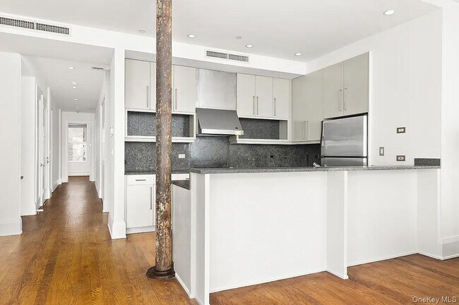 Photo - 102 Fulton St Unit 0