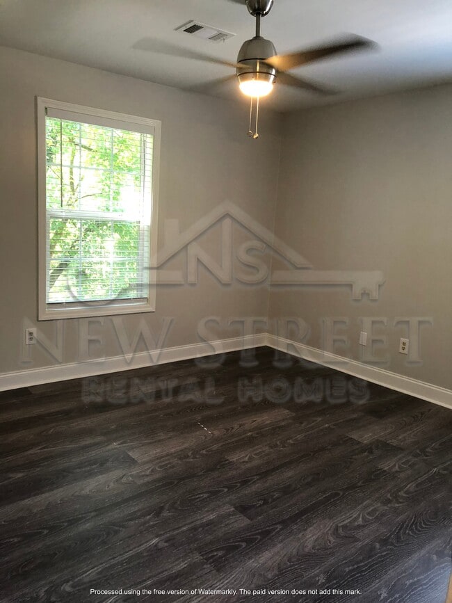 Photo - 1044 Garner Rd SW