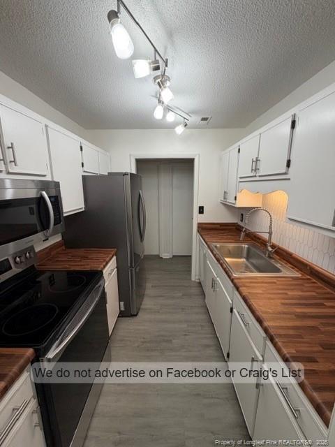 Photo - 209 Eppingdale Dr