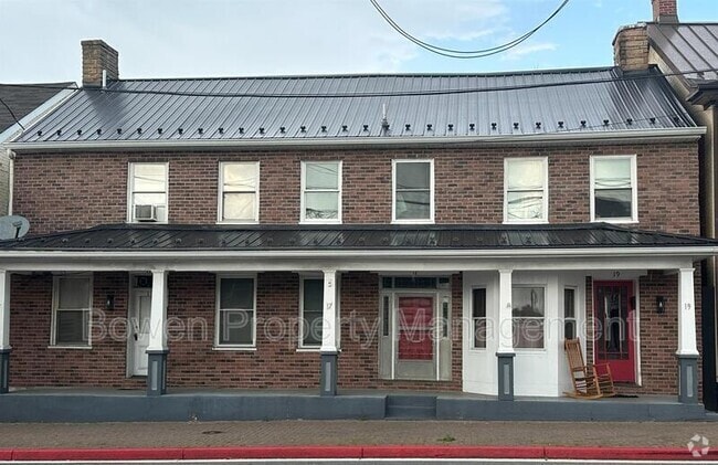 Building Photo - 17 S Main St Rental