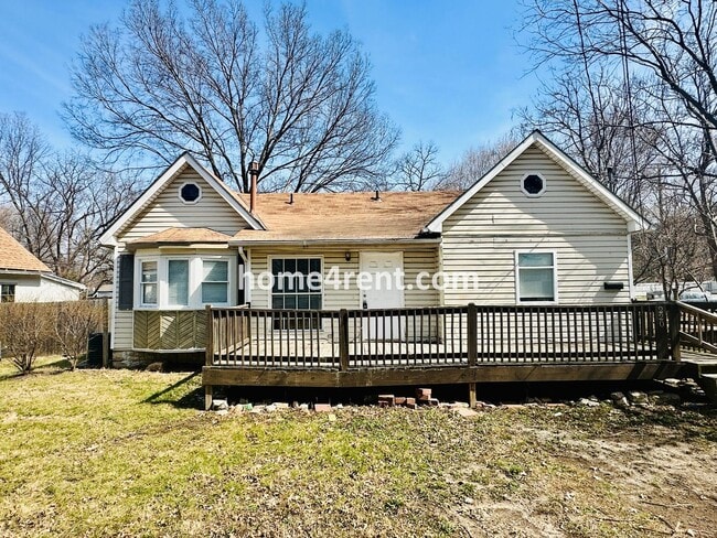 Photo - Updated 3 Bed, 2 Bath Ranch Home near Downtown Olathe!