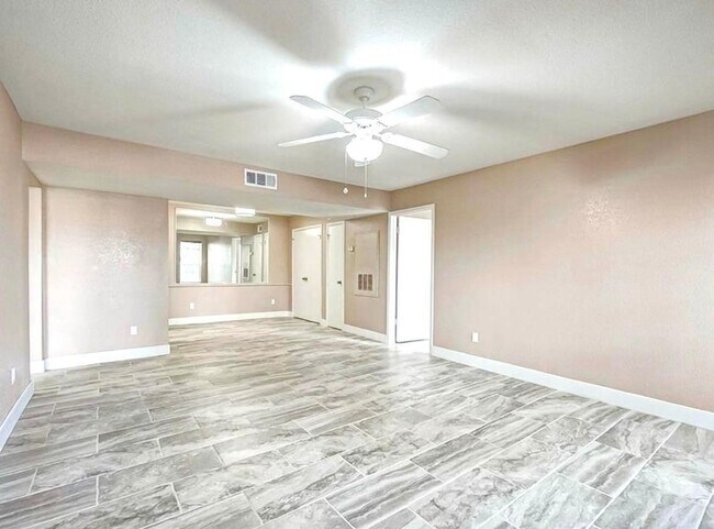 Photo - 6606 De Moss Dr Unit 1014