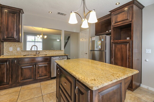 Photo - 1508 Chapman St