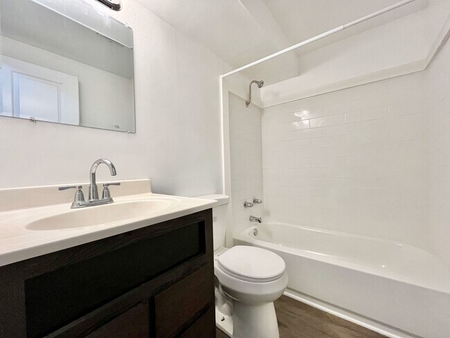 Photo - 1545 Carmil Dr Unit 4