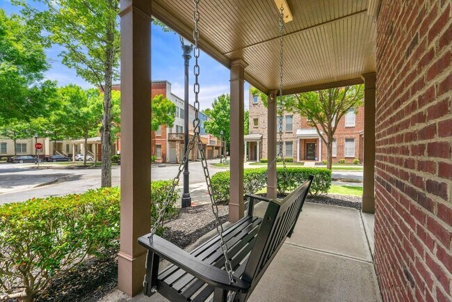 Photo - 750 Liberty Commons Dr NW