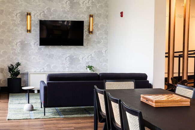 Photo - 723 Mt Vernon Ave