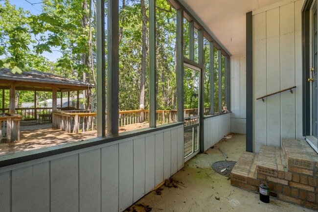 Photo - Fully Renovated 2-Bed, 2-Bath Apartment Unidad B