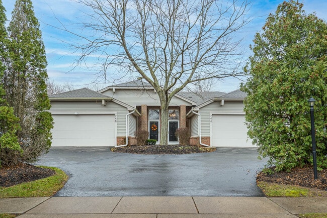 Building Photo - 746 Hilltop Ln Unit 746