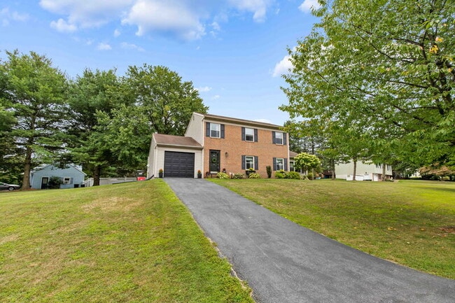 Photo - 24 Knollwood Dr