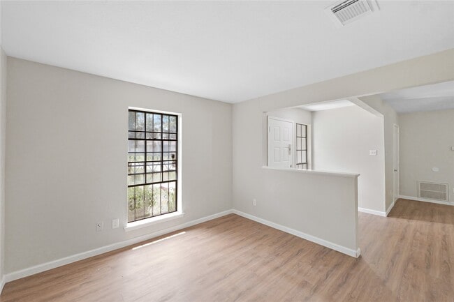 Photo - 7111 Pinehook Ln