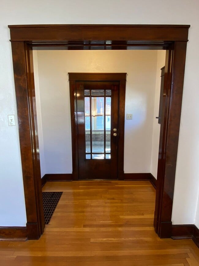 314 W Main St