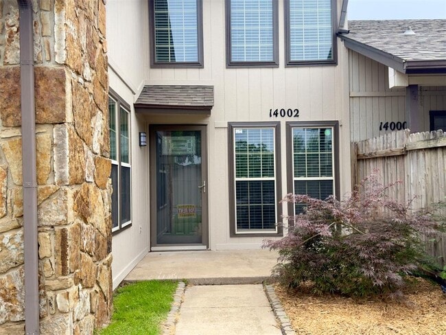 Photo - 14002 Crossing Way E