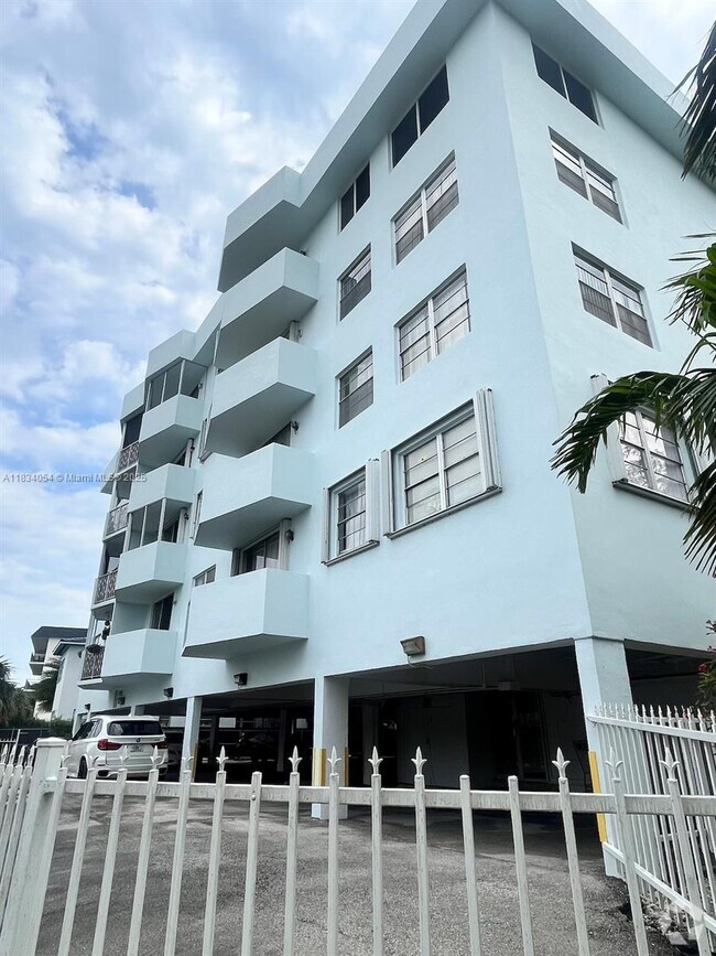 Building Photo - 1990 Marseille Dr Unit 507 Rental