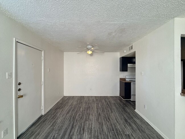 Photo - SECTION 8/HUD ACCEPTED - AVAILABLE NOW! Unit 4505 Westcliff Road - A