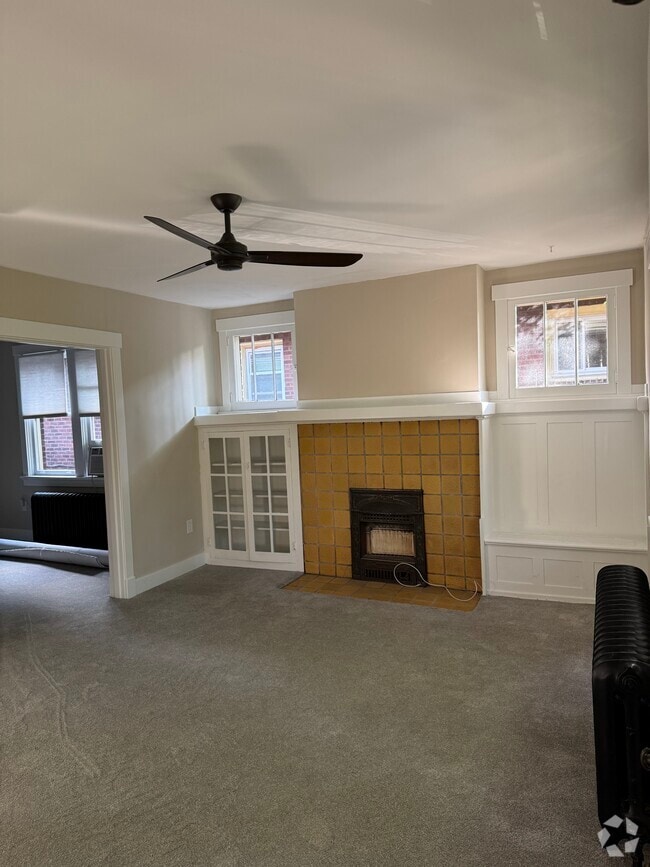 Building Photo - 604 Lamar Ave Unit # 2 Rental