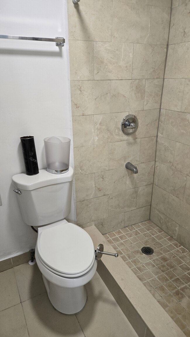 Photo - 2252 SW 10th St