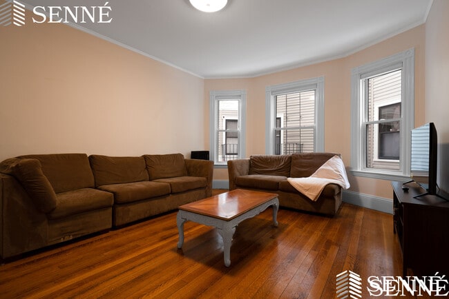 Photo - 21 Trowbridge St Unit 1