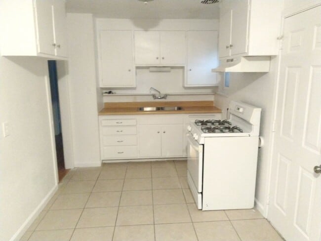 Photo - 3 bed 1 bath available in North Highlands!