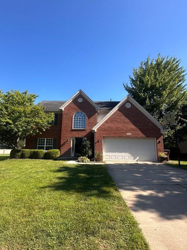 Building Photo - Spacious 4-Bedroom Home in Prospect – Lawn Care Included!