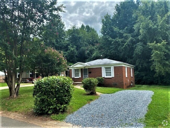 Building Photo - West Charlotte.  Renovated 2 Bedroom! Rental