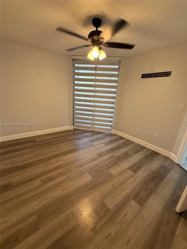 Building Photo - 8365 SW 152nd Ave Unit C-204