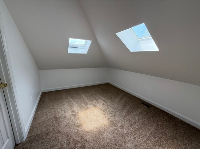 Loft/den for Room 1 - 2025 N Stafford St