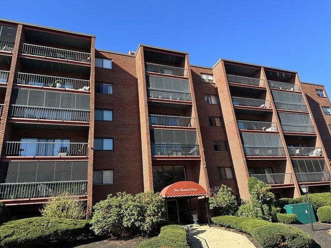 Photo - 2 Summit Dr Unit 21