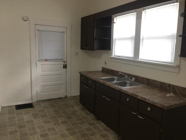 Photo - 1011 S 4th St