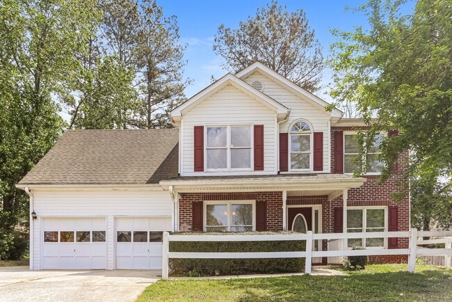 Building Photo - 460 Heathgate Dr SW