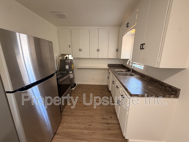 Photo - 2424 Court St