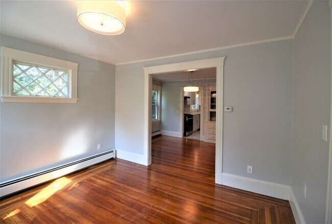 Photo - 8 Thurston Rd Unit 8