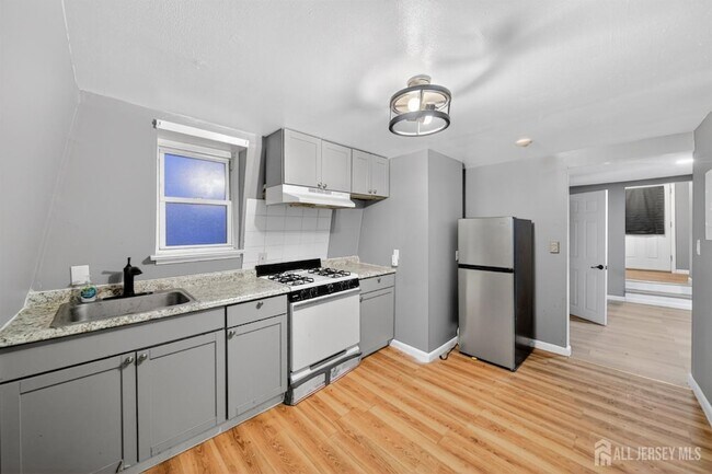 Photo - 194 High St Unit 3