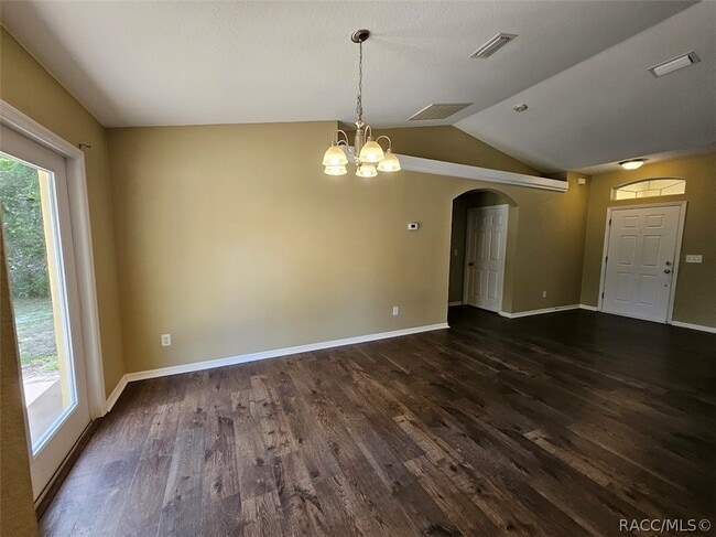 Photo - 844 W Wycliffe Ln