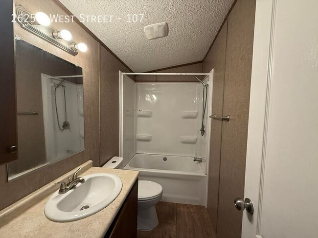 Photo - 2625 S West St