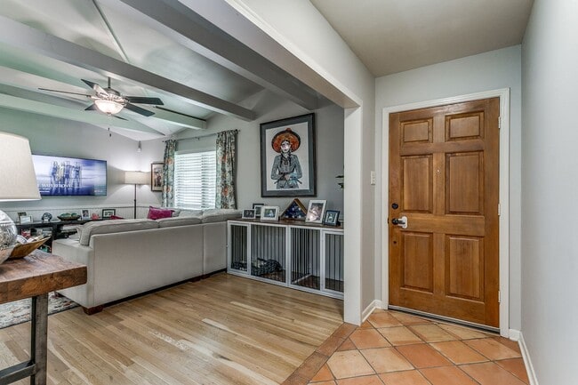 Photo - RENOVATED 3-BEDROOM IN NORTHWOOD