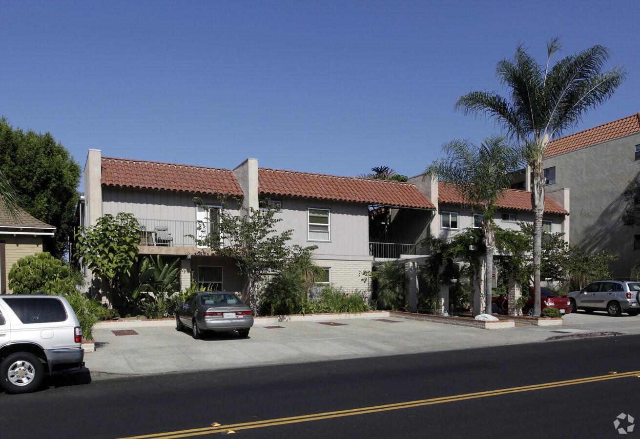 Photo - Millinbrook Court