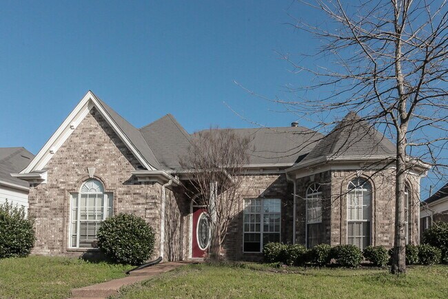 Photo - 1112 Averett Ln House