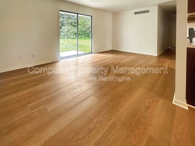 Photo - 4830 Norfolk Cir Townhome