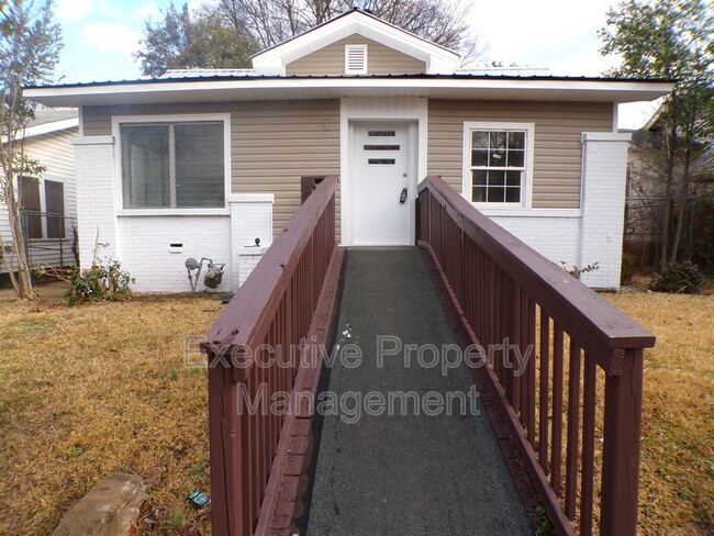 Building Photo - 720 41st Alley Rental