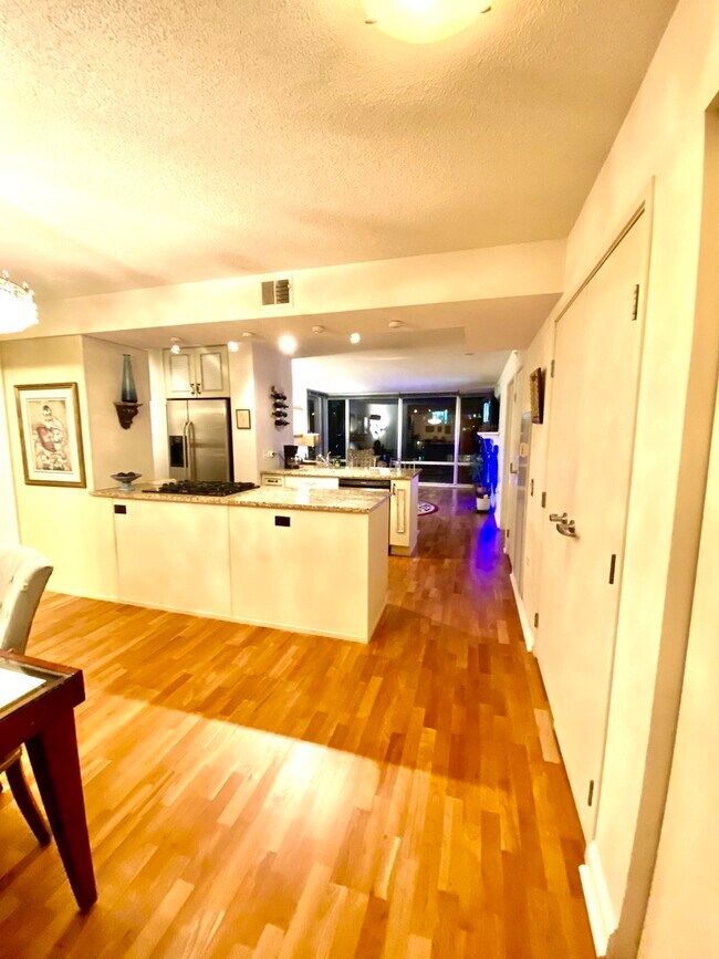 Photo - 9725 Woods Dr Unit 1203
