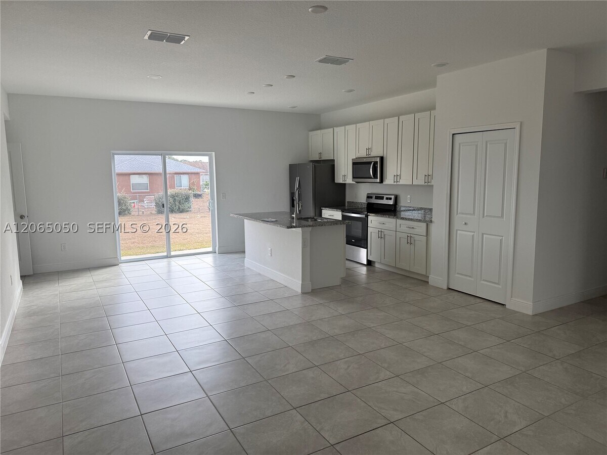 Photo - 404 Marion Oaks Dr