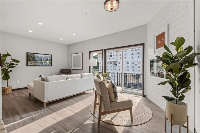 Photo - 10280 3rd St NE