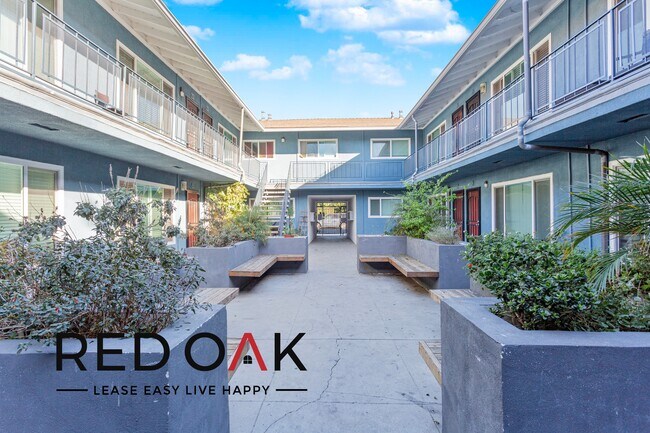 Photo - ~$1,000 OFF~ Stunning One Bedroom with Sun... Unit 4